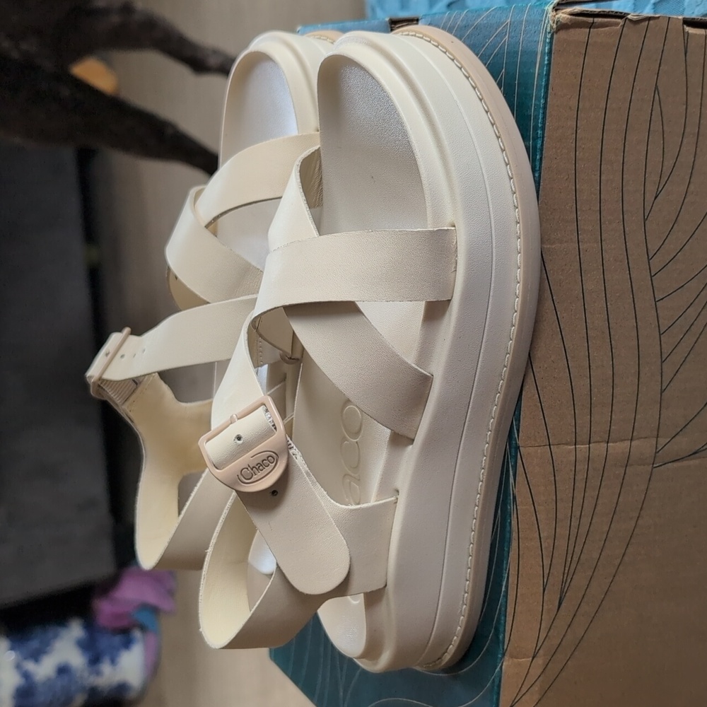 Chaco Women's Townes Midform Sandals 6 - Picture 2 of 13